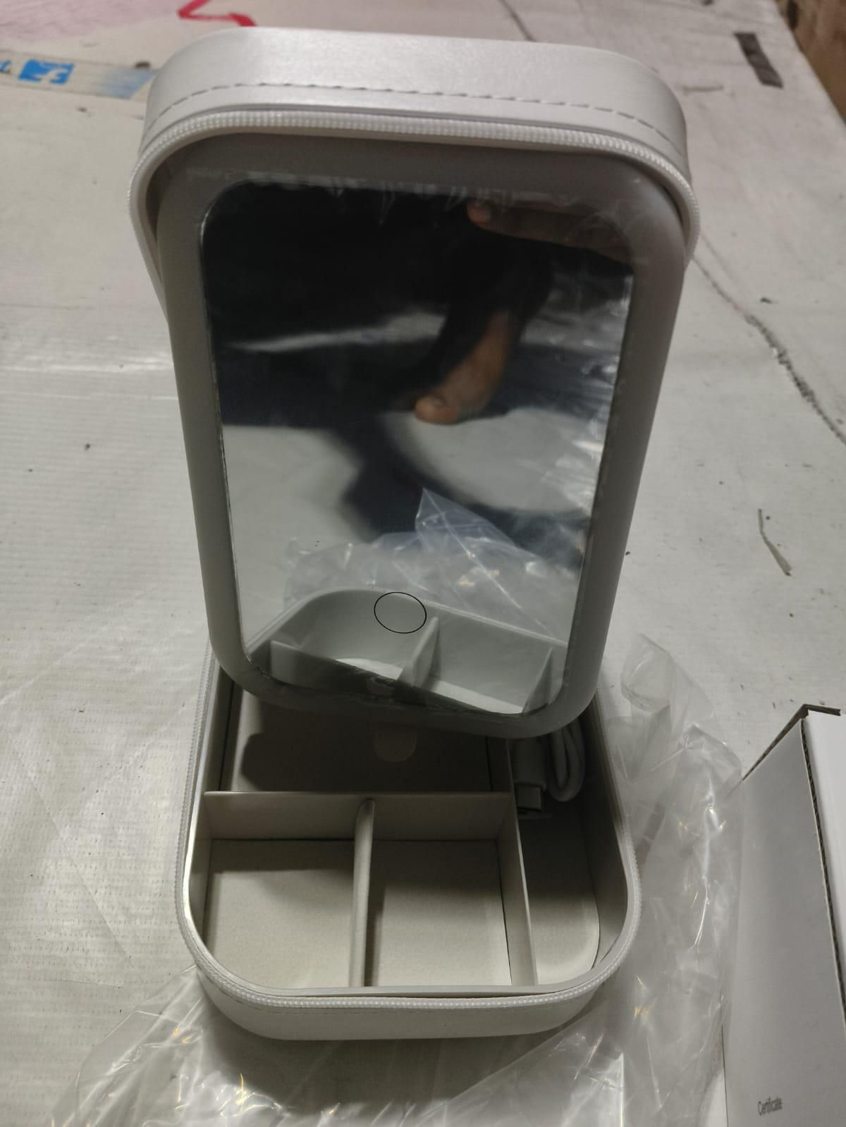Smart & Premium LED Mirror Jewelry Organizer Case