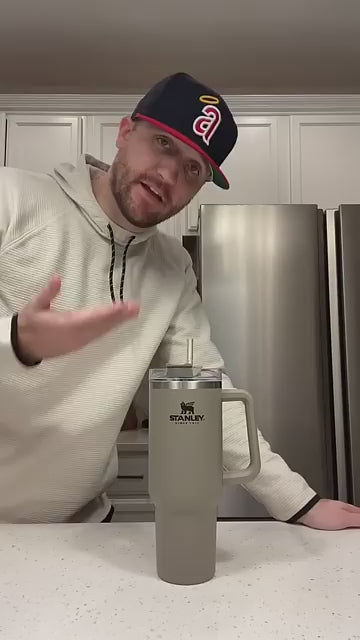 Vacuum Insulated Stainless Steel Tumbler – Leakproof Travel Mug (600ml)